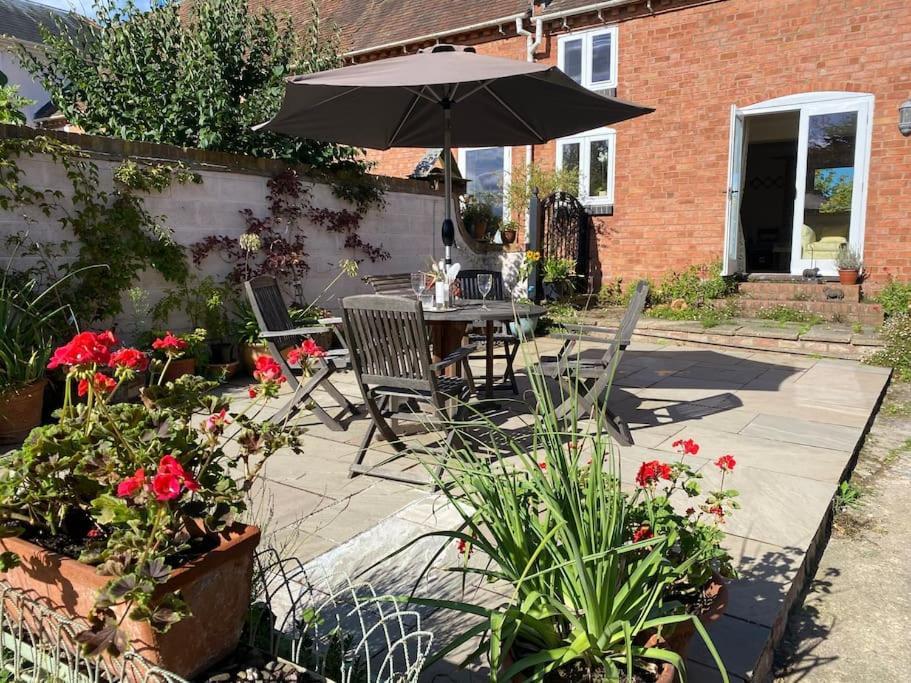 Cottage Barn Conversion On Working Farm Worcester Exteriör bild