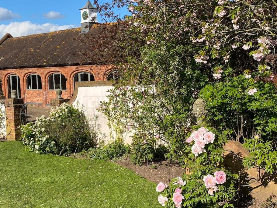 Cottage Barn Conversion On Working Farm Worcester Exteriör bild