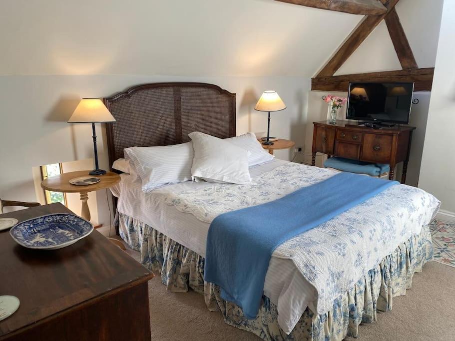 Cottage Barn Conversion On Working Farm Worcester Exteriör bild